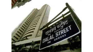 As the Nifty reached a historic high of 22,124.15 points on Tuesday, foreign portfolio investors maintained a collective net bullish position of 79,599 contracts in index futures (Nifty and Bank Nifty).