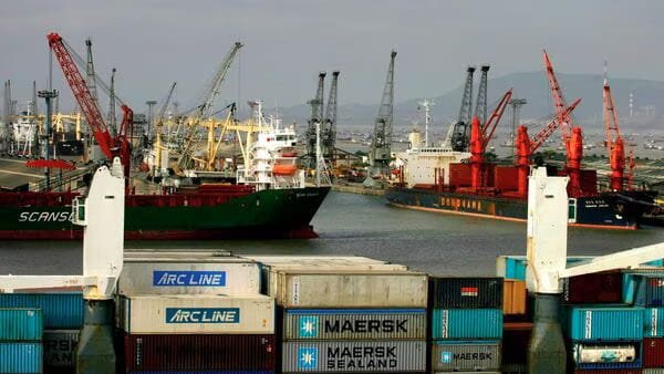 With India's 13 major seaports and more than 180 minor ports, the country efficiently manages its maritime traffic.